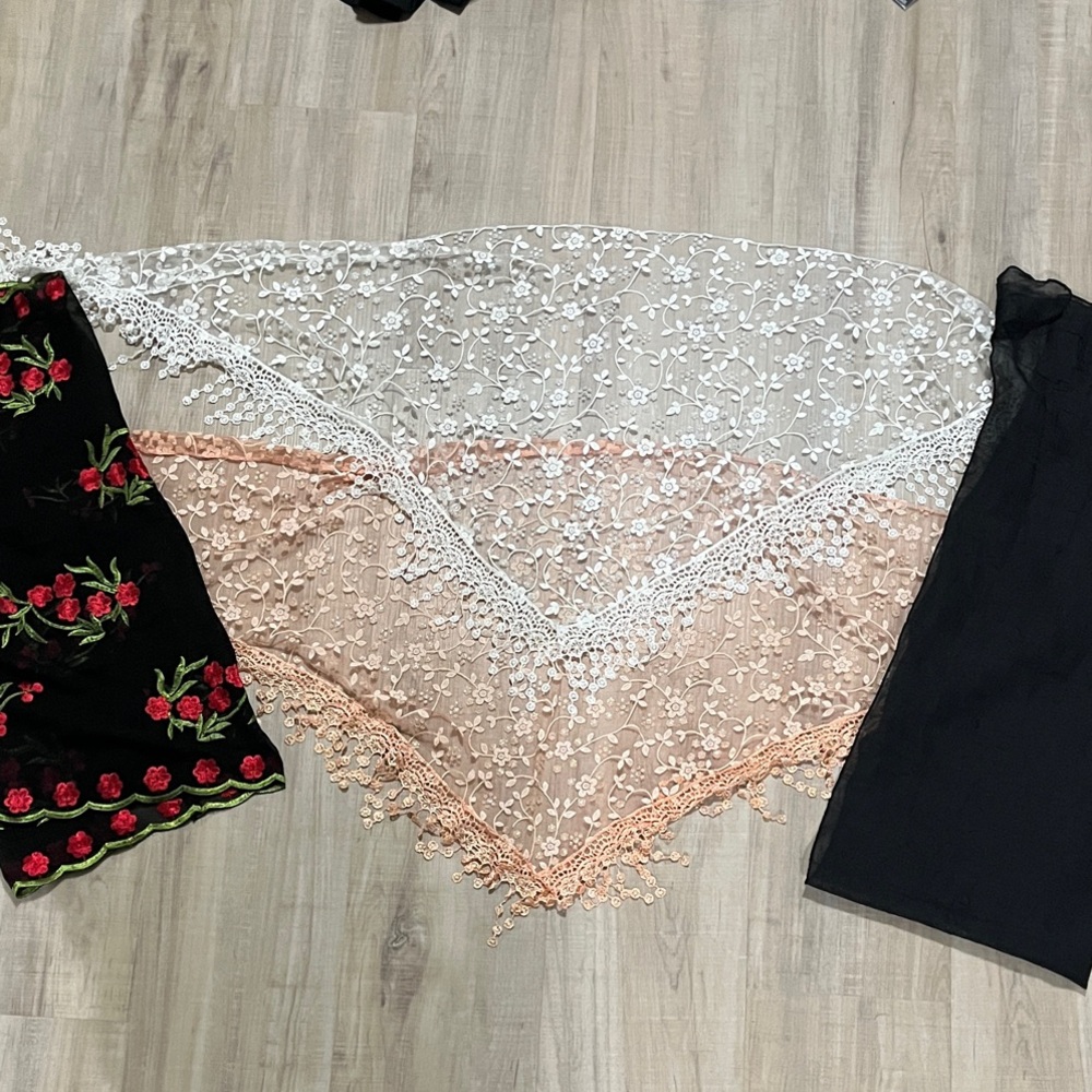 Mantillas and scarfs